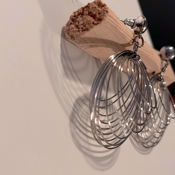 Unique Post Back Earrings 3-D - Picture 2 of 5